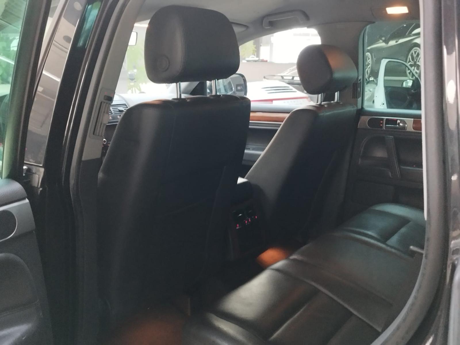 Volkswagen Touareg 2005 — photo 12