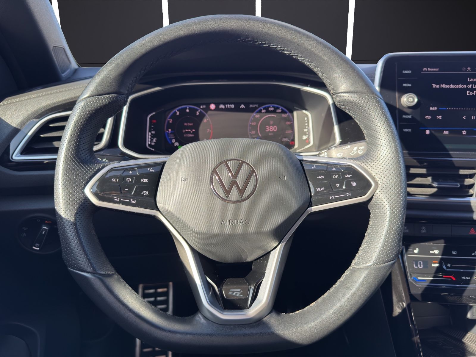 Fahrzeugabbildung Volkswagen T-Roc Cabriolet R-Line Cam*Shzg*LED*Lkhzg