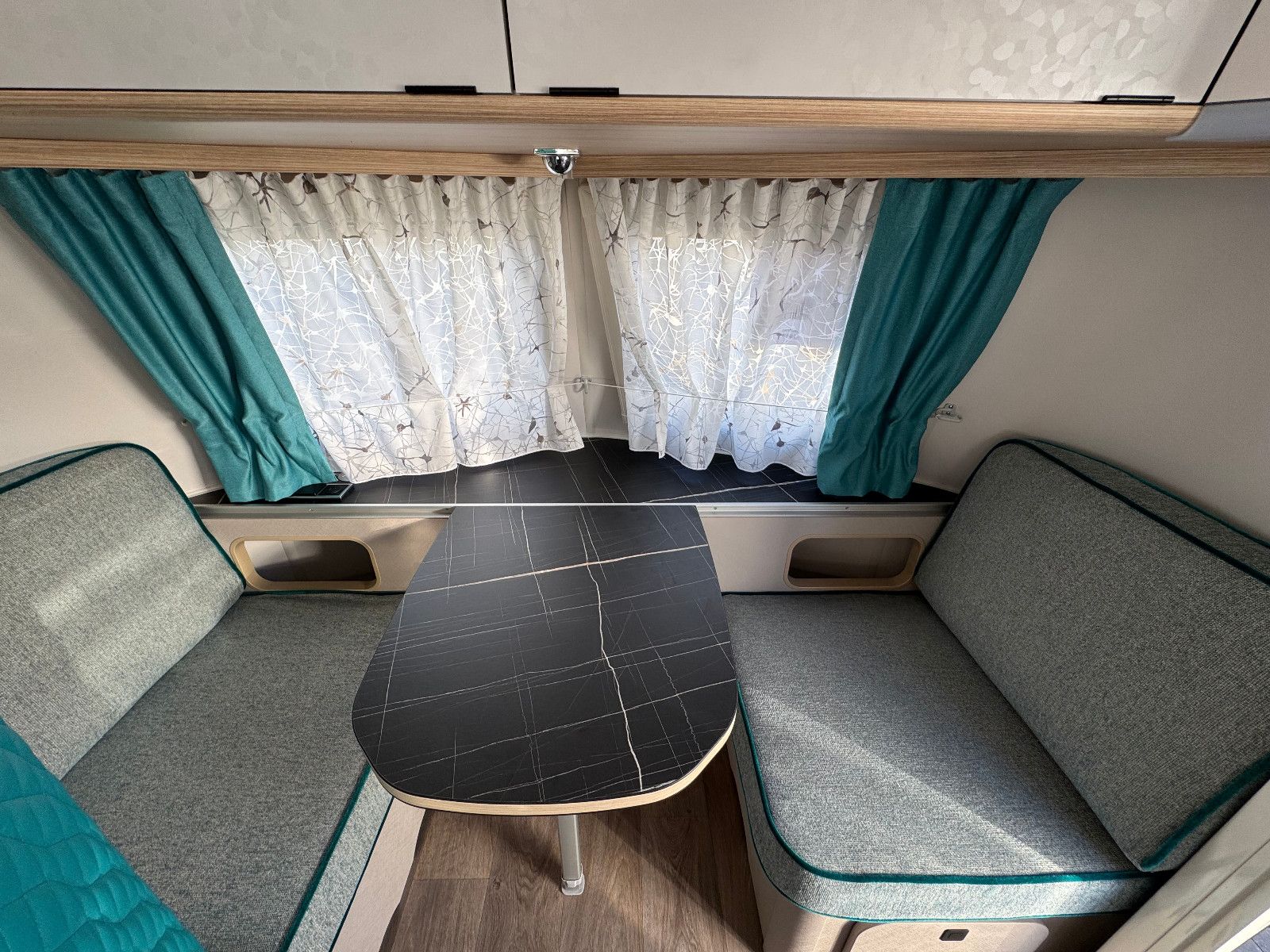 Fahrzeugabbildung HYMER / ERIBA / HYMERCAR Touring 542 - Harbour Blue HAMMERPREIS!