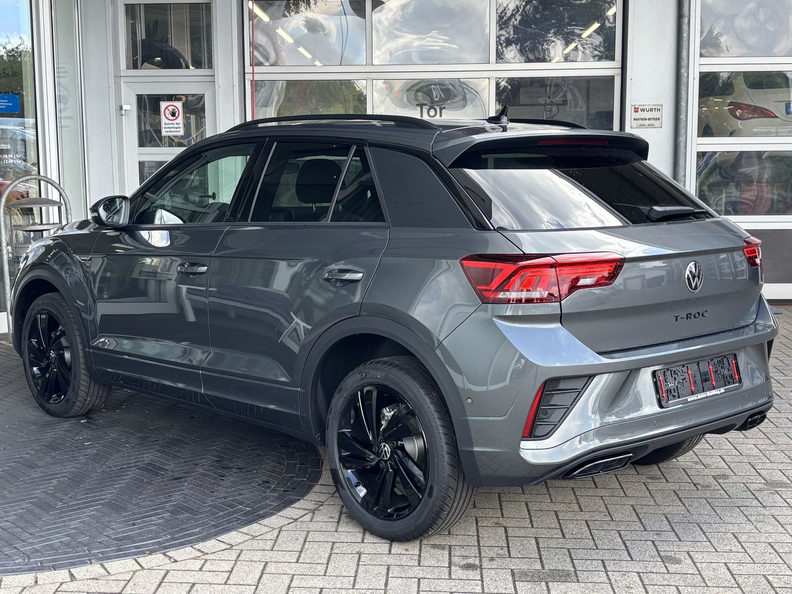 Volkswagen T-Roc R-LINE 1.5 TSI-DSG Black+Style,Pan.-Dach imagem 2