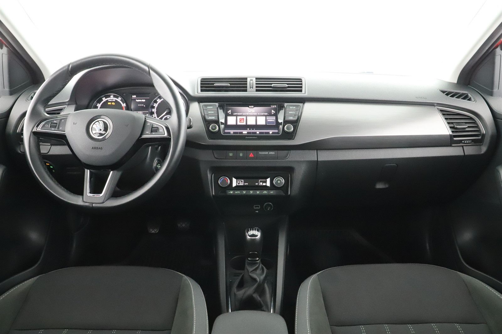 Fahrzeugabbildung SKODA Fabia Combi Style 1.0 TSI Tempomat Smart-Link