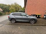 Volkswagen Tiguan Allspace 2.0 TDI 239PS DSG 4M MATRIX-LED - mit Diesel-Antrieb: Grau, Massagesitze, Geländewagen