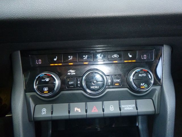 Fahrzeugabbildung Skoda Karoq 1.5 TSI ACT >Rückfahrkam/LED/PDC/SHZ