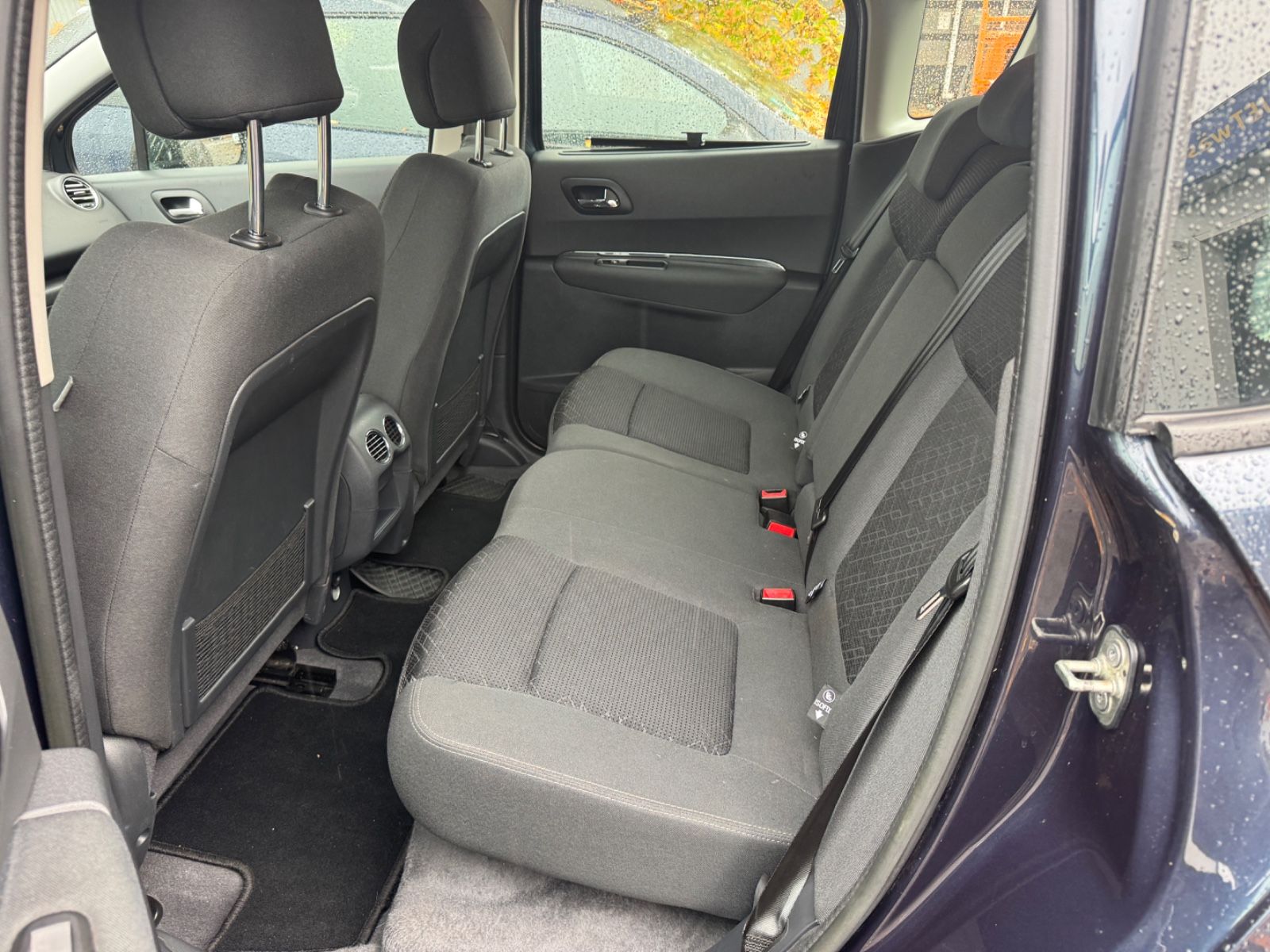 Fahrzeugabbildung Peugeot 3008 Active Navi