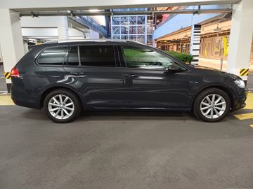 Volkswagen Golf - 2