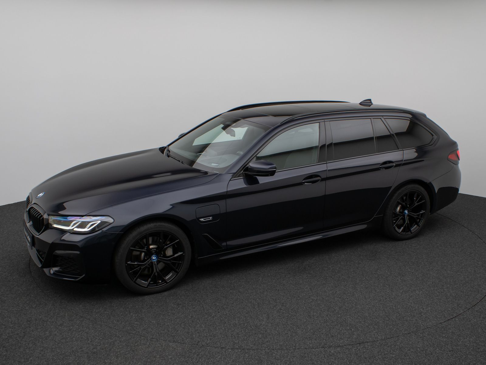 Fahrzeugabbildung BMW 530e xD M Sport Panorama Laser 360°HUD DAB H/K