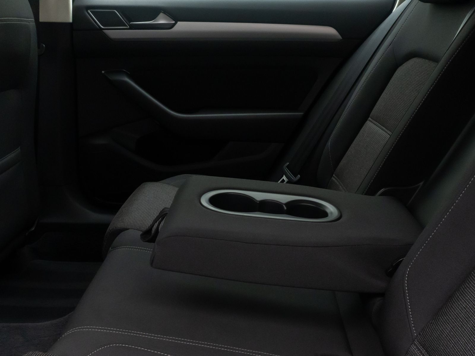 Fahrzeugabbildung Volkswagen Passat Comfortline Kamera HiFi ACC FernlichtReg