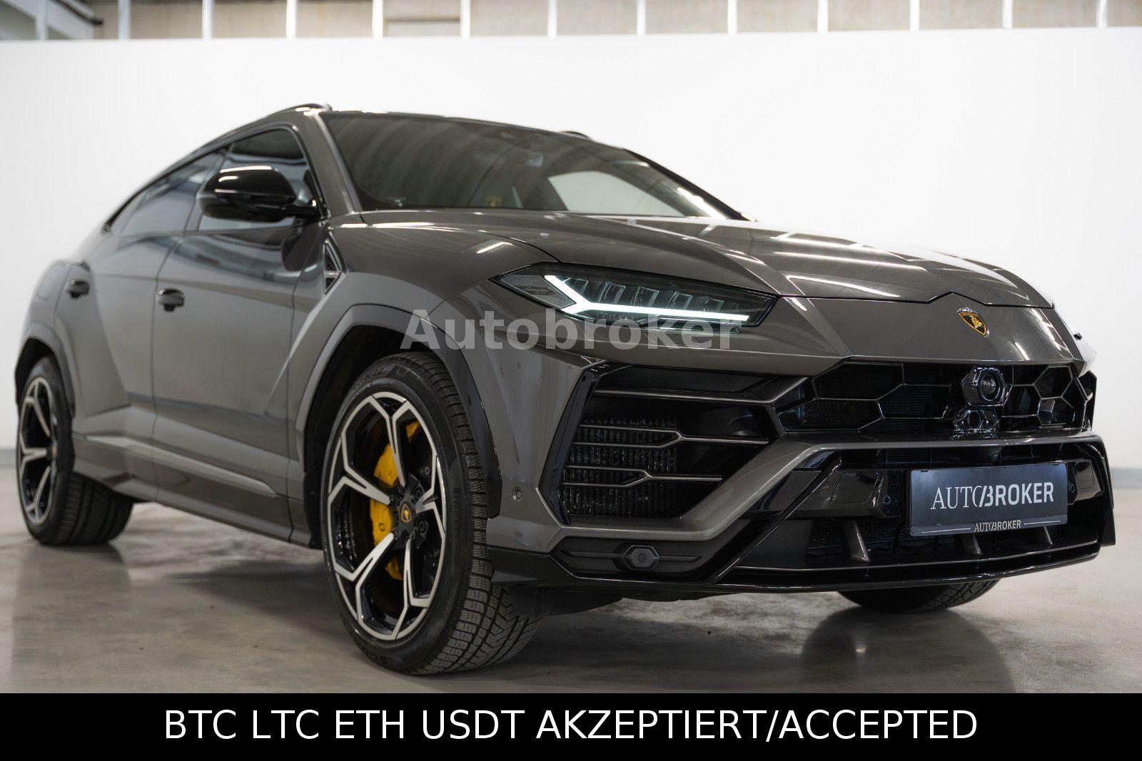 Lamborghini Urus – pogled 3