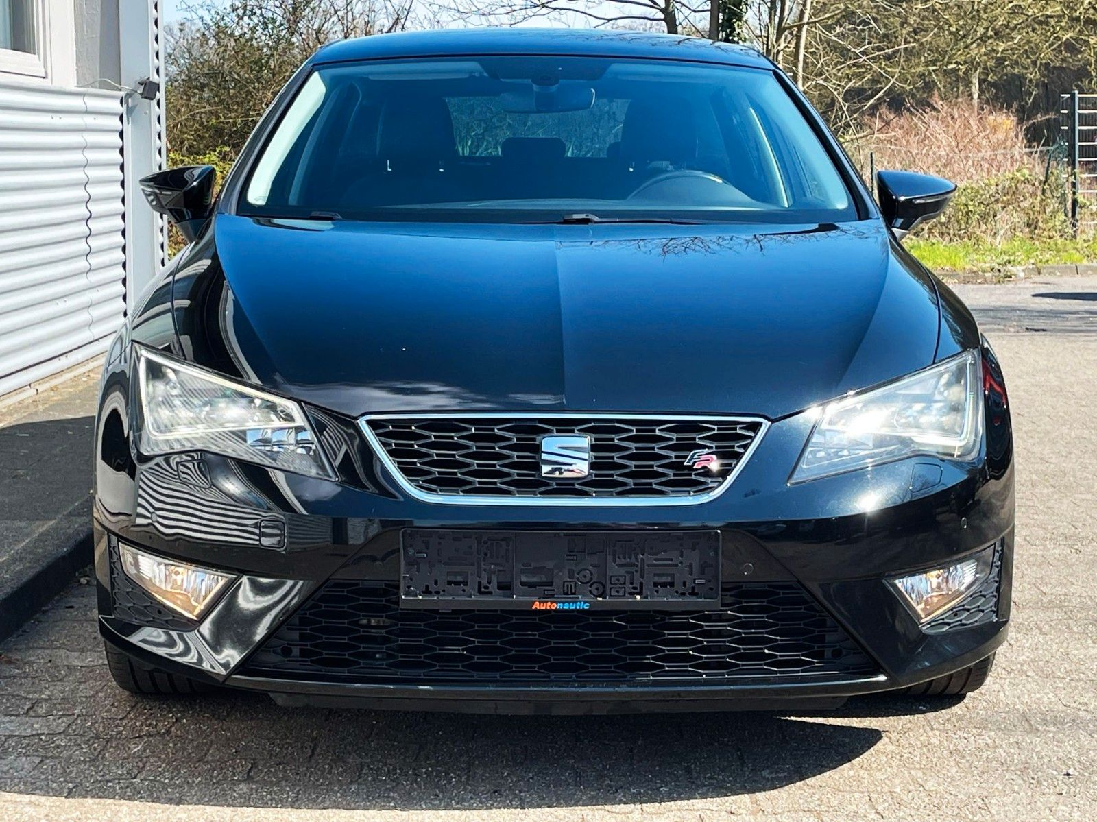 Fahrzeugabbildung SEAT Leon 2.0TDI FR DSG KLIMAAUT LEDER NAVI LED 2.Hd