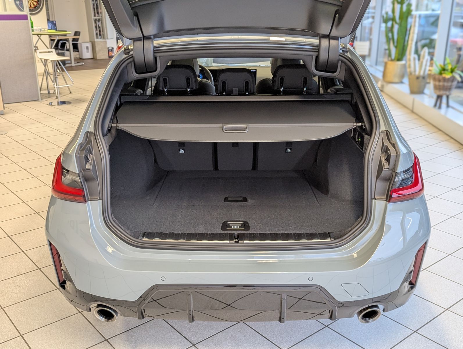 BMW 330 d xD M-Sport Pano LED-adaptiv ACC AHK - Image 20