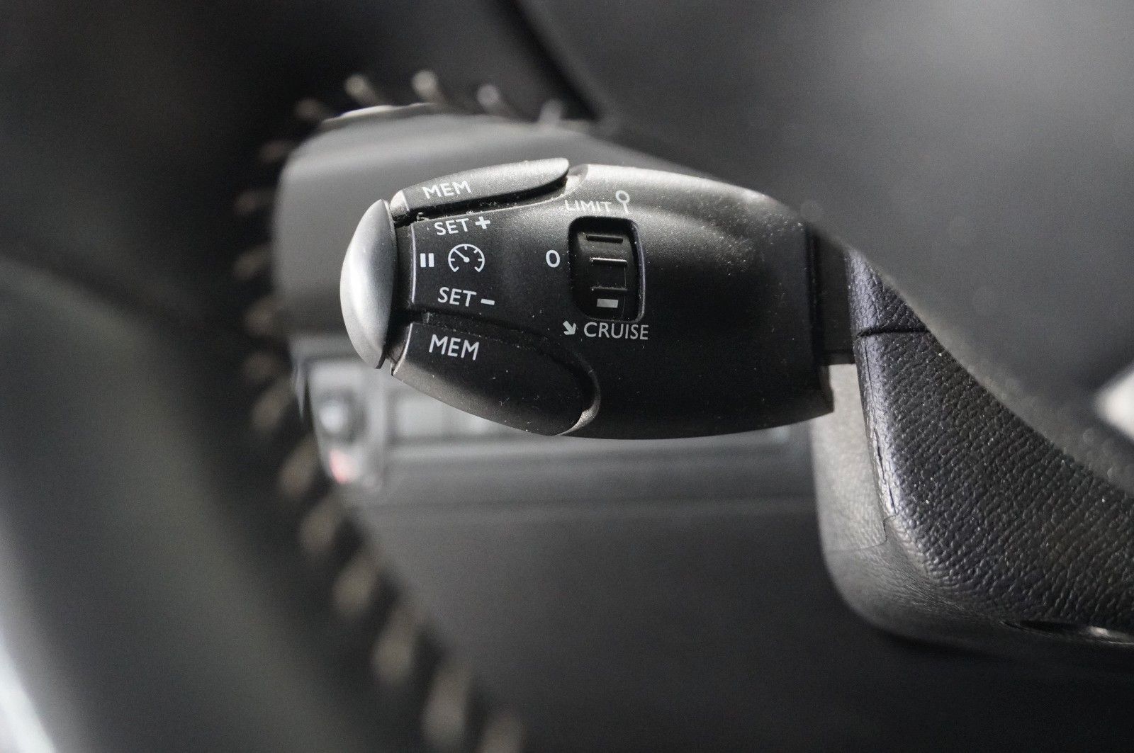 Fahrzeugabbildung Peugeot 308 SW 1.5D ACTIVE NAVI/LED/SHZ/TEMP./PDC/KLIMA