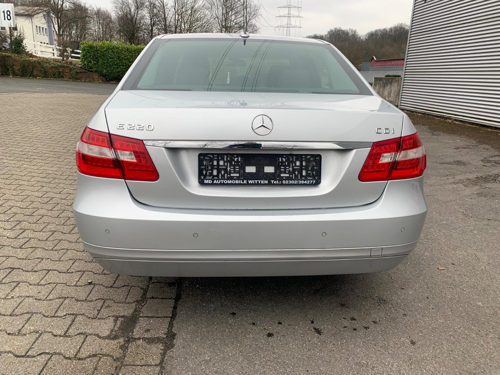 Mercedes-Benz E 220 CDI BlueEfficiency*Navi*Klima*Sitzh*PDC