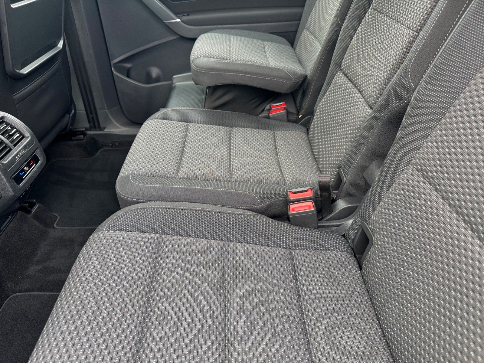 Fahrzeugabbildung Volkswagen Touran Comfortline 1.5 TSI