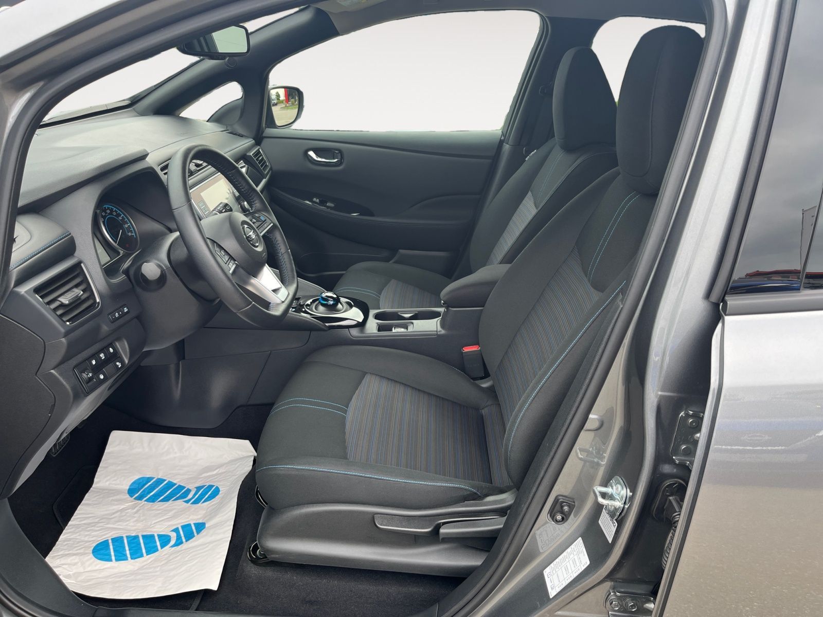 Fahrzeugabbildung Nissan Leaf 40KW/h Autom. - N-Con.; 360°Kamera;SOH95%