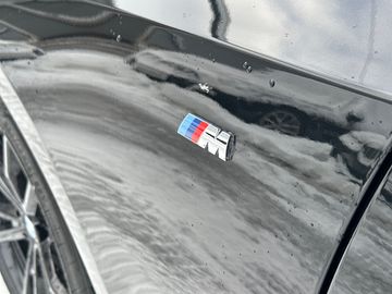 BMW 320d xDrive Limousine M Sportpaket HK HiFi DAB