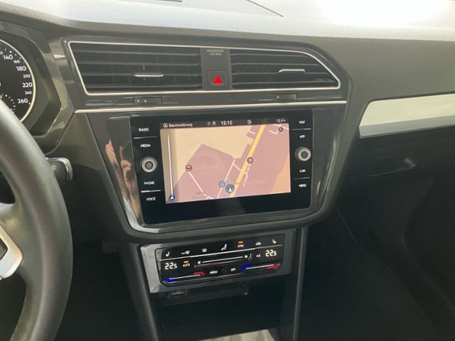 Fahrzeugabbildung Volkswagen Tiguan 1.5 TSI 110KW NAVI LED SHZG MFA