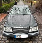 Mercedes-Benz CE 220 - schwarze Mercedes-Benz CE-Klasse