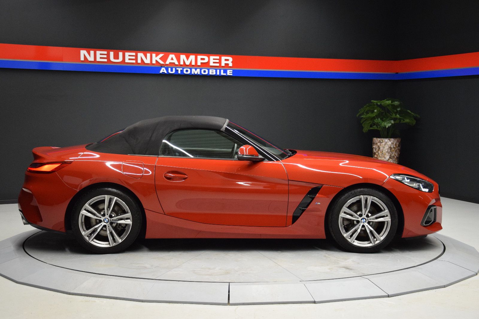 Fahrzeugabbildung BMW Z4 Roadster sDrive 20 i M-Sport Leder HuD Kamera