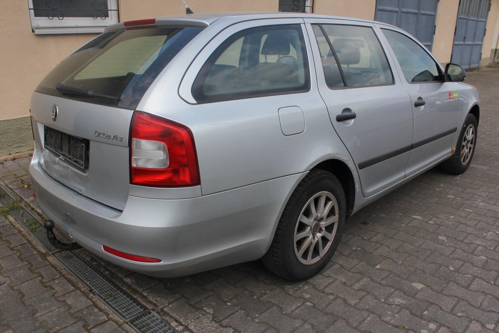 Skoda Octavia 2011 — engine 1.598 cm³, 105 HP (77kW)