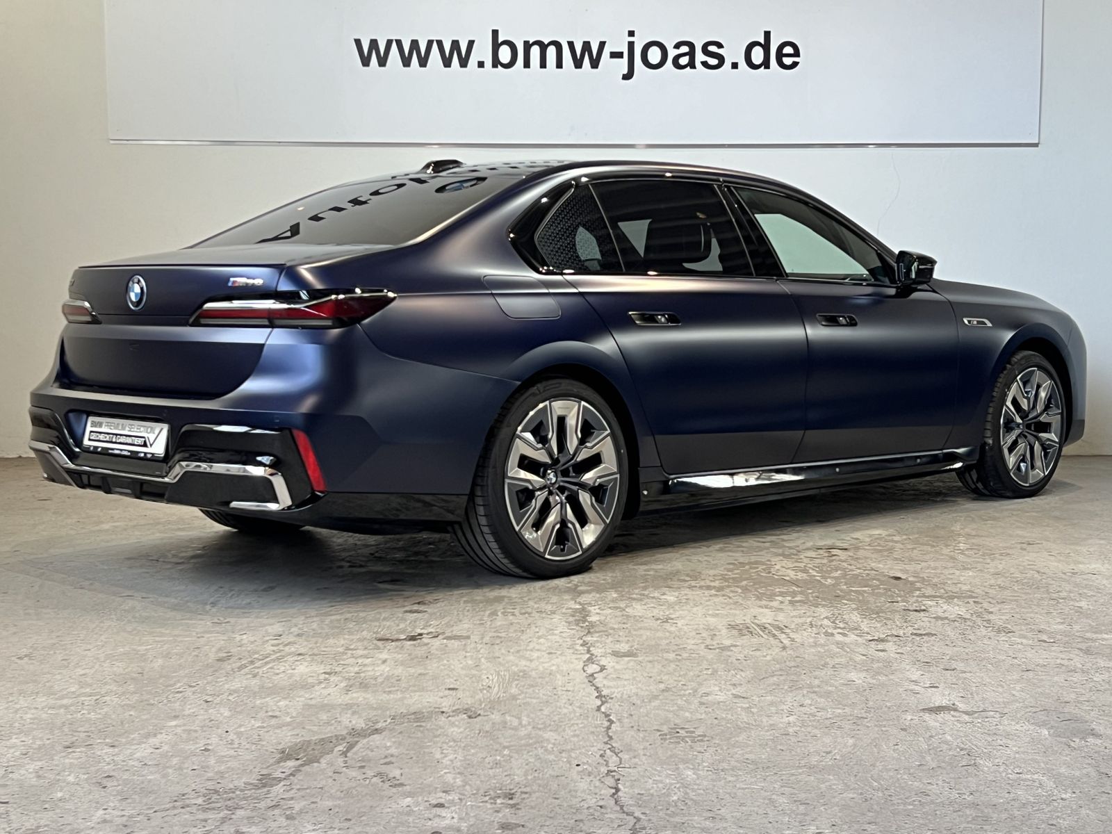 Fahrzeugabbildung BMW i7 M70 xDrive Limousine Automatiktüren B&W Surro