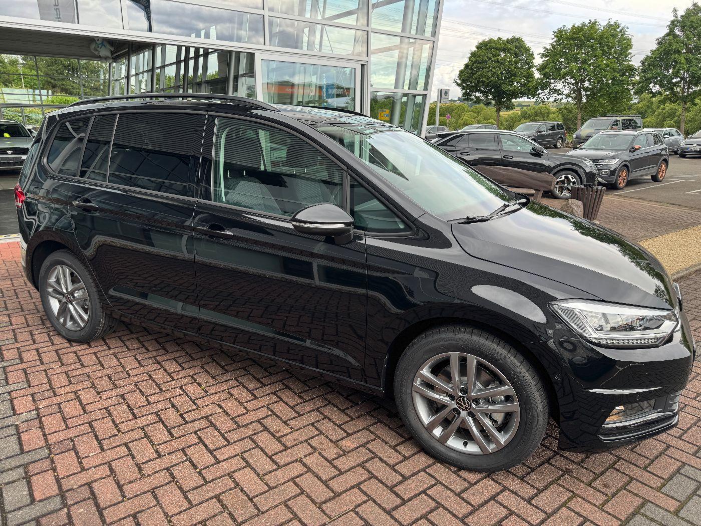 Volkswagen Touran BMT 1.5 TSI Comfortline LED+AHK+7-Sitze+E