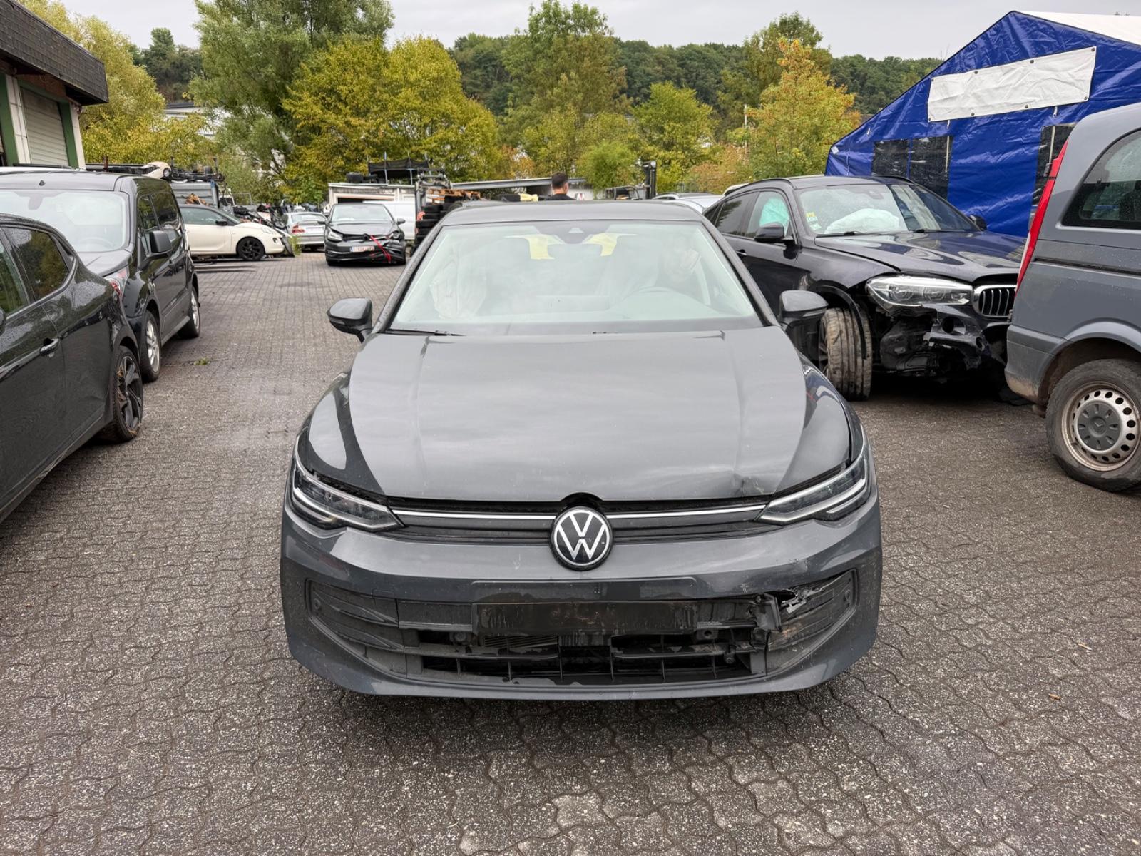 Volkswagen Golf VIII 1,5  Lim. Radio-Klima-
