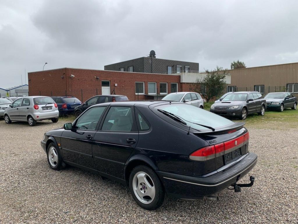Saab 900