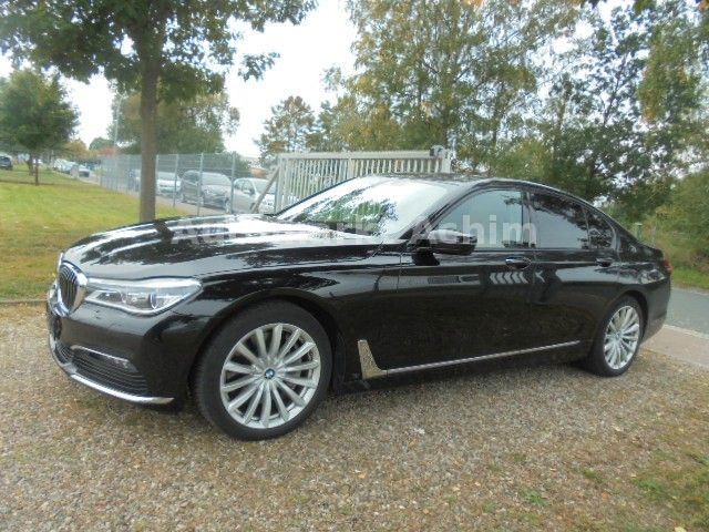 BMW 750 d xDrive  -LEDER+NAVI+KAMERA+LED+SD+SHZ+SH-