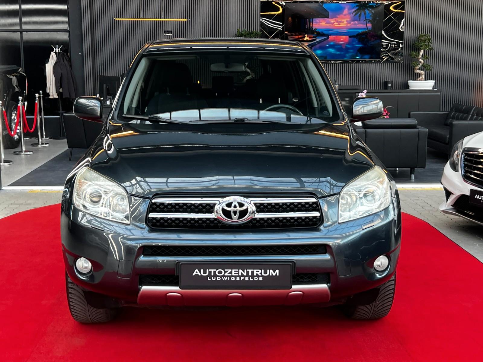 Toyota RAV 4 2,0 I VVT  4X4/AUTO/PDC/AHK/