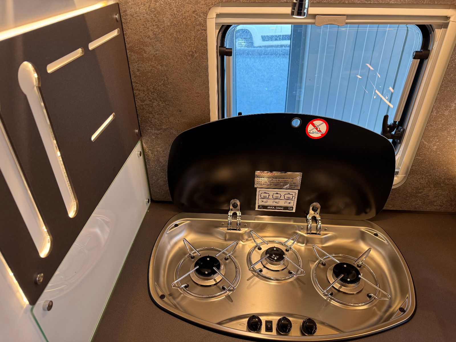 Fahrzeugabbildung Bürstner Lyseo TD 690 HL - 17.359€ SPAREN!