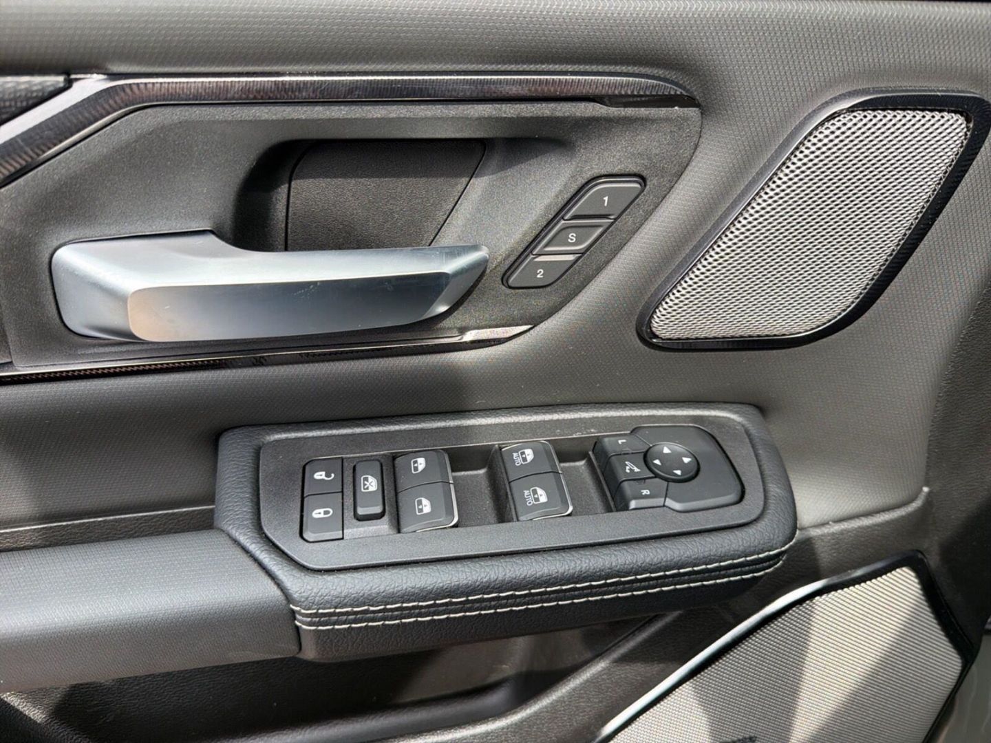 Fahrzeugabbildung Dodge RAM Rebel MY26-CanyonLake-Vollausstattung-Hurric