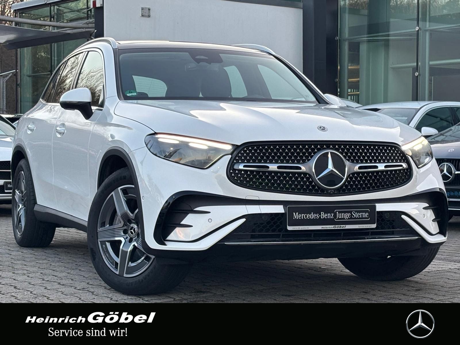 Fahrzeugabbildung Mercedes-Benz GLC 300 4M AMG-PREM PANO SH AHK WP SHIF 360°KAM