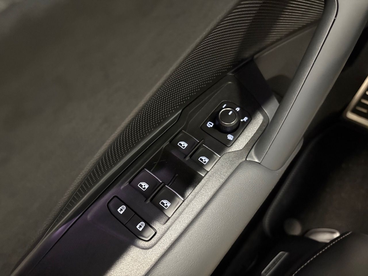 Tayron R-Line 2.0 TDI 4Motion PANO IQ.LIGHT