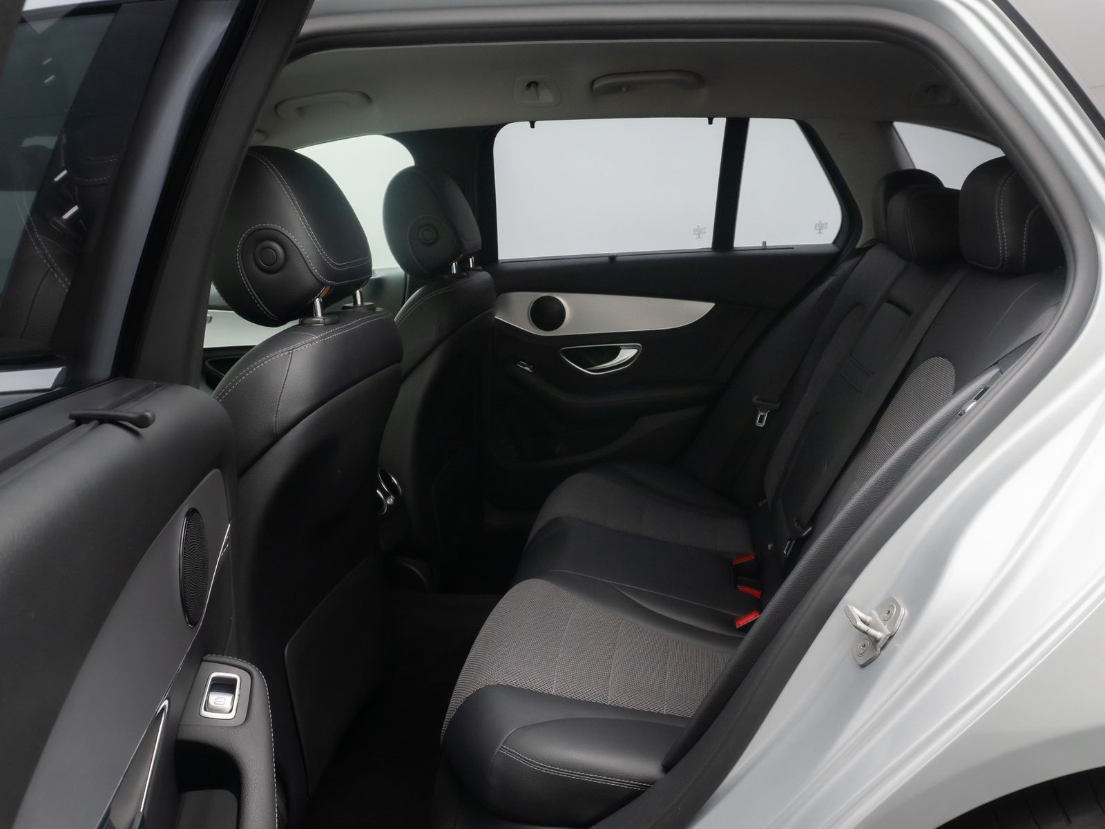 Fahrzeugabbildung Mercedes-Benz C 250 BlueTec PDC AHK Tempomat HiFi LED Businnes