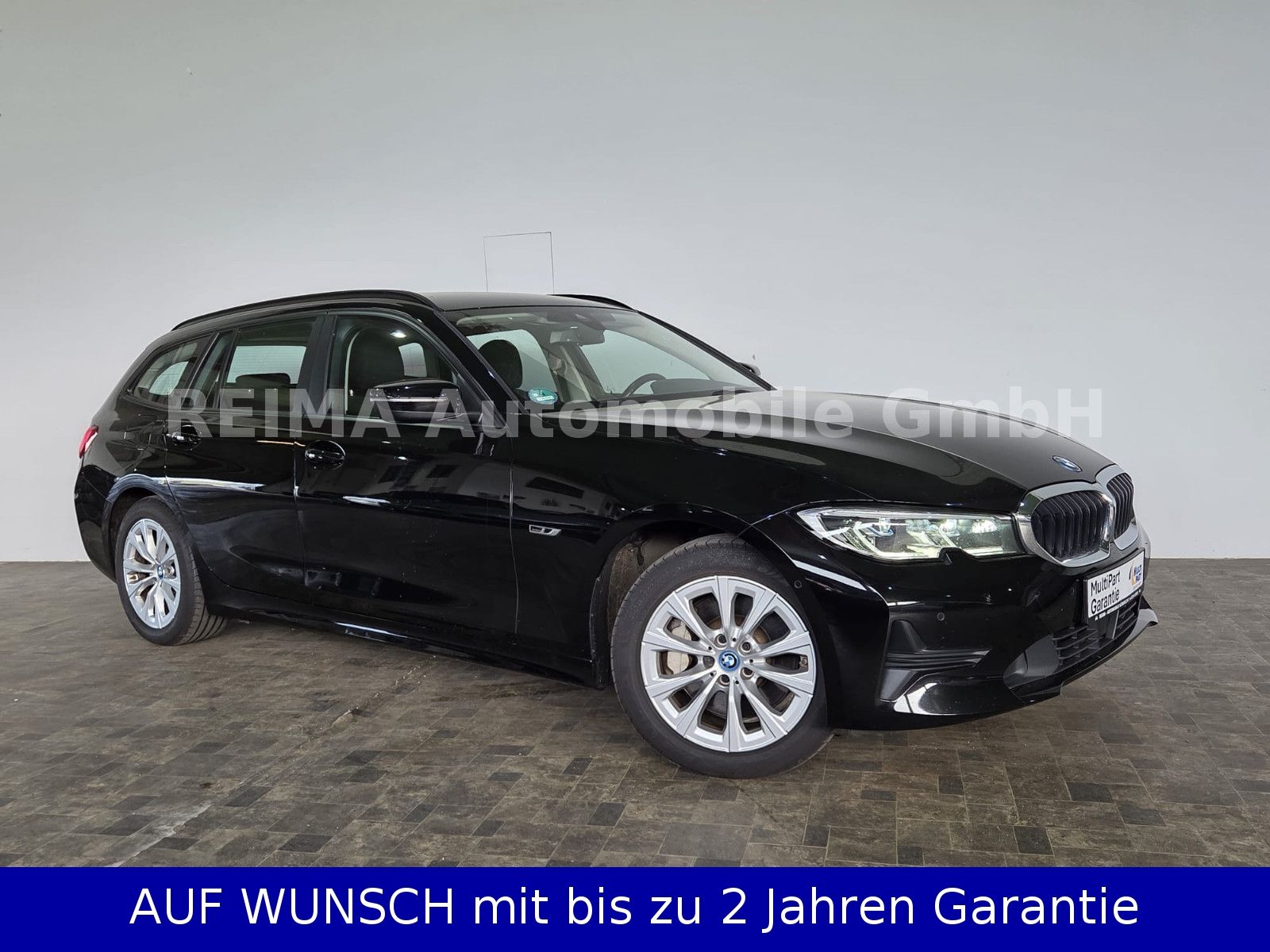 Fahrzeugabbildung BMW 330e Touring  Advantage, Laser, HUD, ACC