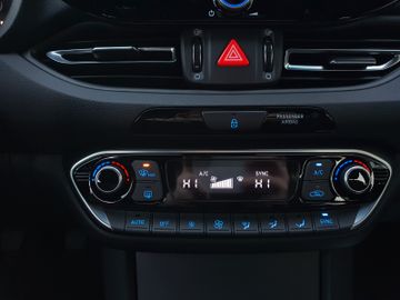 Fahrzeugabbildung Hyundai i30 1.0 T-GDI Connect & Go