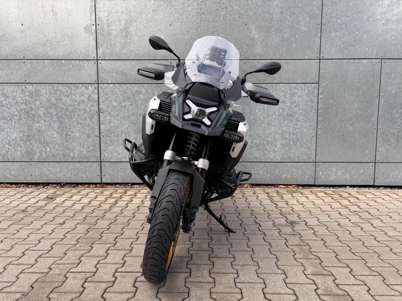 Fahrzeugabbildung BMW R 1300 GS Adventure Option 719 ASA 3 Pakete Akra