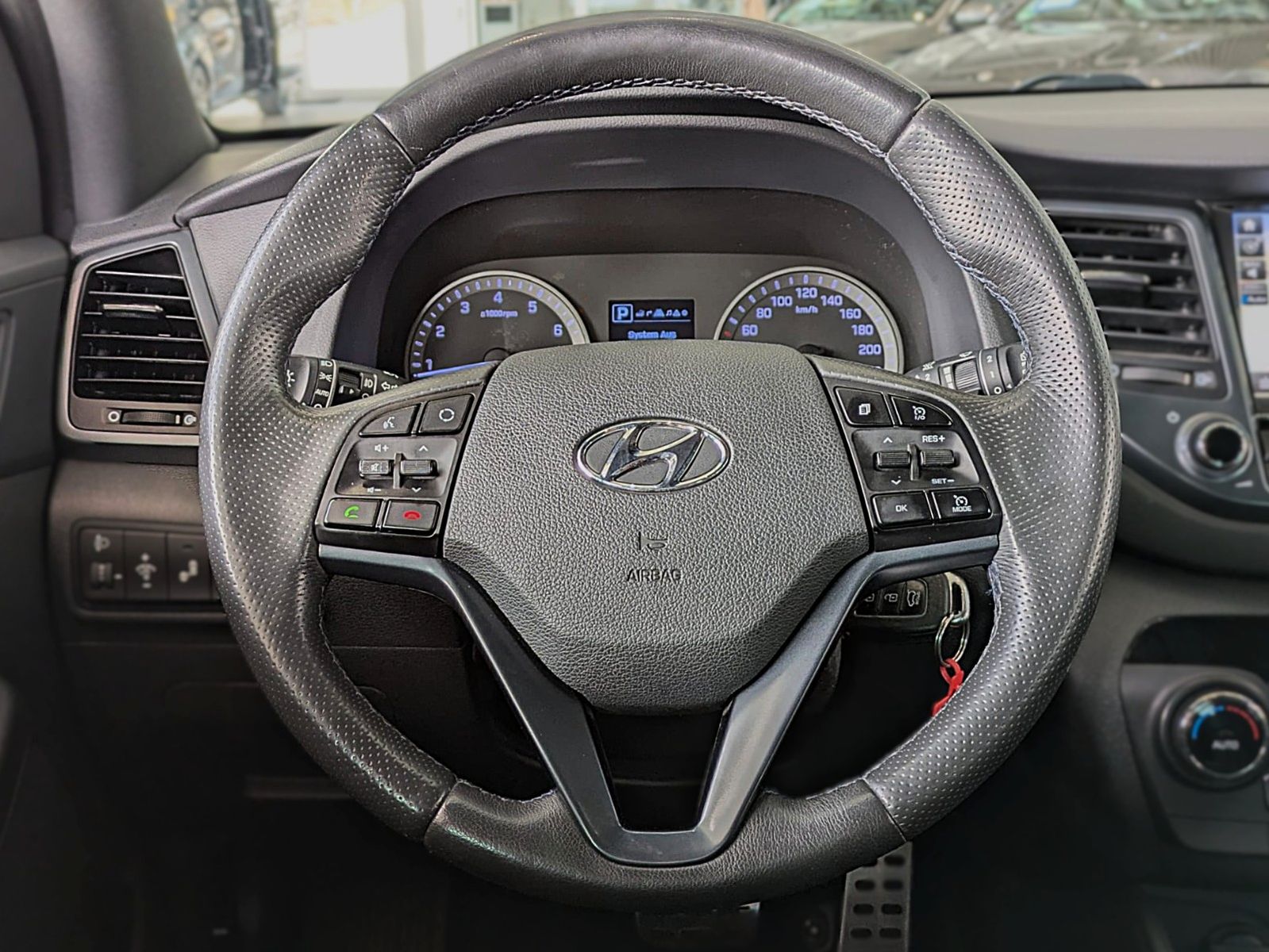Fahrzeugabbildung Hyundai TUCSON 1.6i DTC PASSION SITZHZ ANDROID NAVI CAM