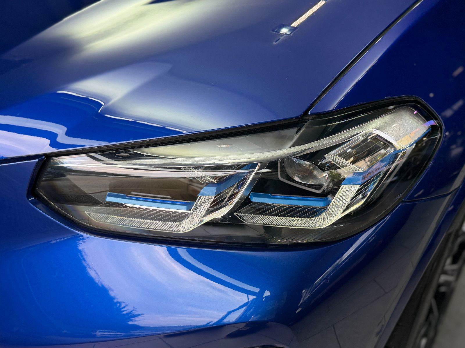 Fahrzeugabbildung BMW X4 M Competition |CARBON|H/K|LASER|HuD