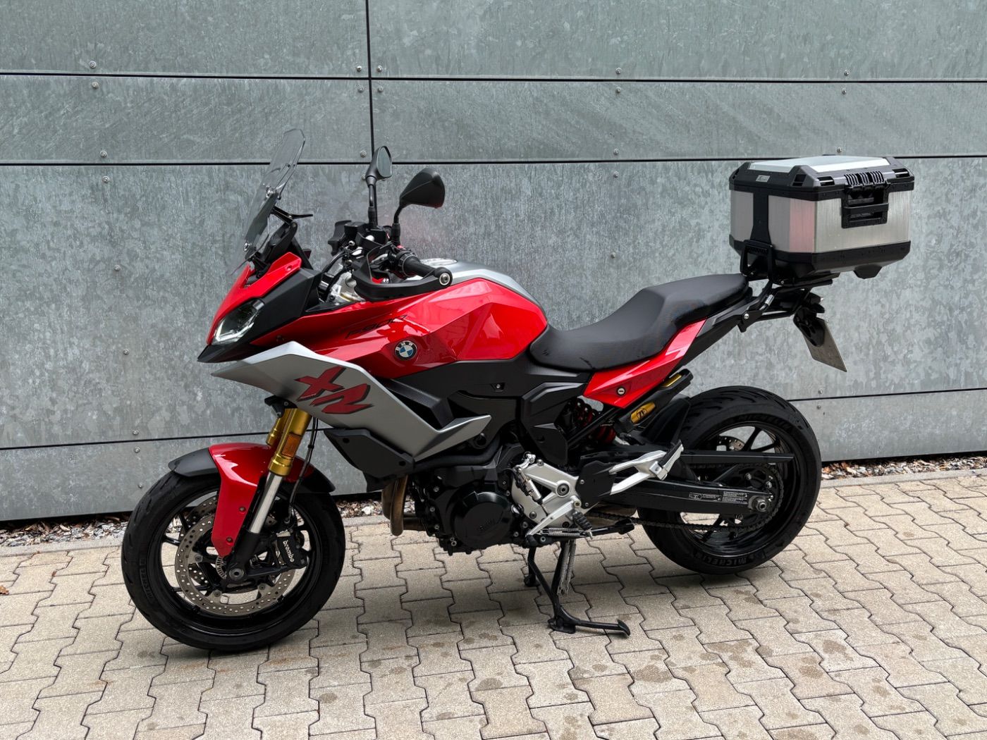 Fahrzeugabbildung BMW F 900 XR A2