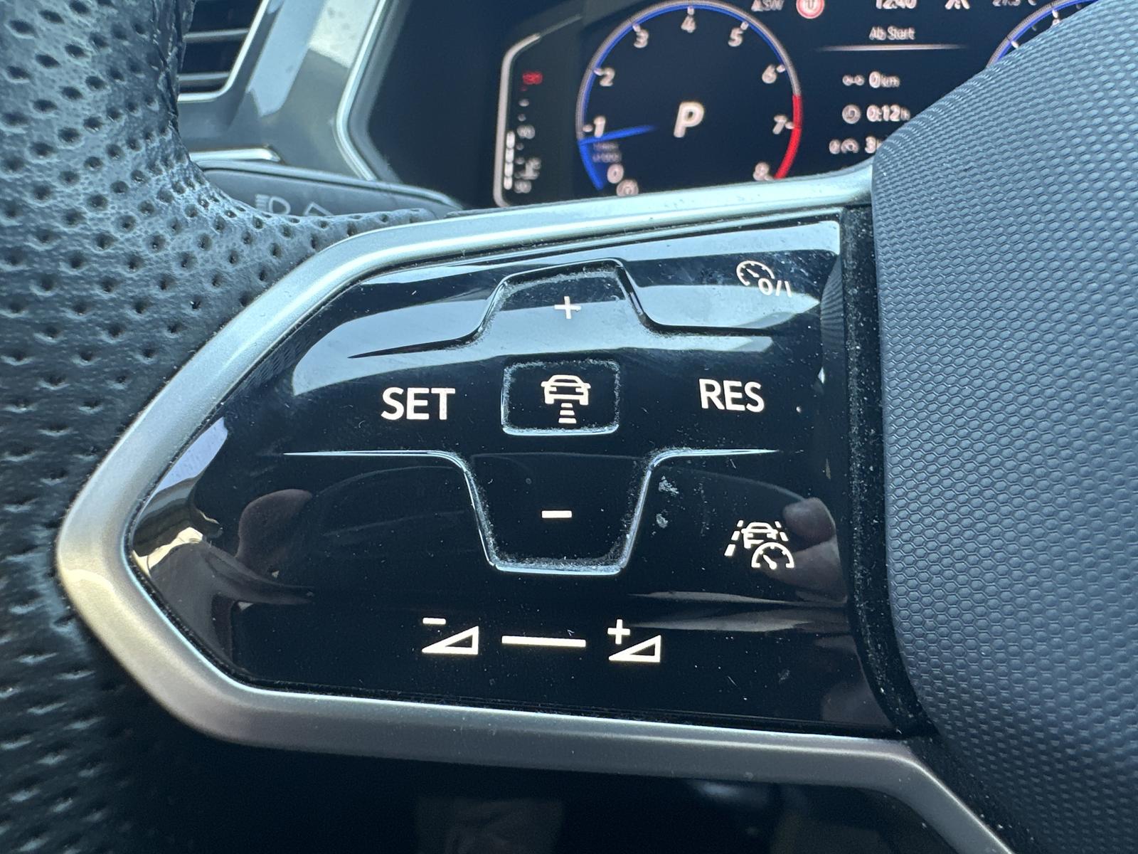 Volkswagen Tiguan 4M R-Line Black NAV+MATRIX+ACC+AHK, миниатюра 9
