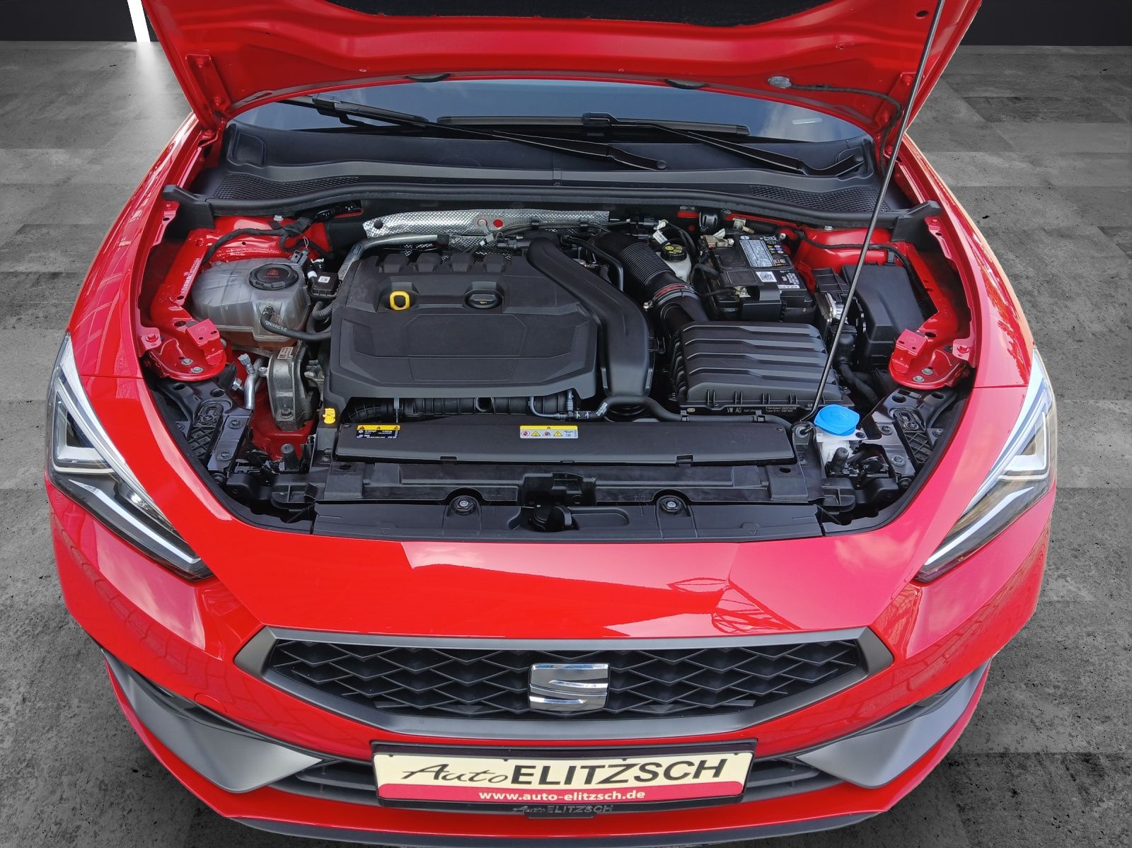 Fahrzeugabbildung SEAT Leon TSI FR-Line LED AHK GRA RFK LM
