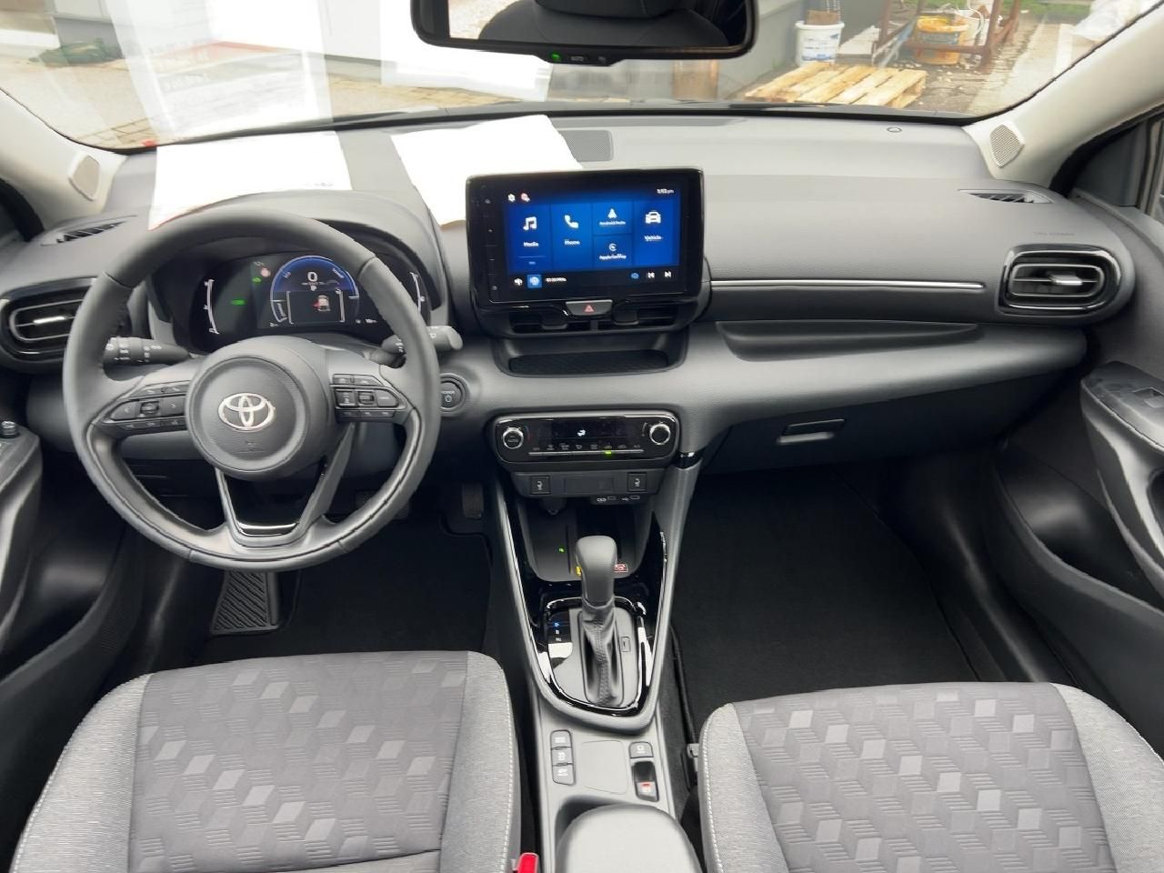 Fahrzeugabbildung Toyota Yaris 1,5 Hybrid Teamplayer *Safetyp.*Comfortp.