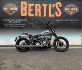 Harley-Davidson Softail Street Bob 117  - Harley-Davidson Street Bob 117