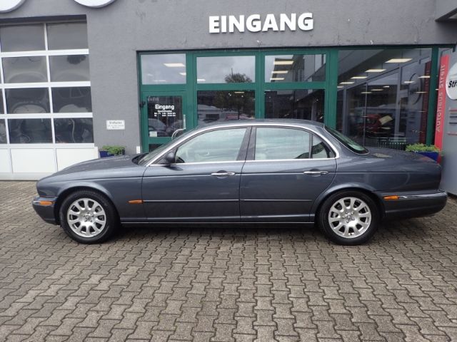 Fahrzeugabbildung Jaguar XJ 3.5 V8 Luftfederung AD Navi Memory Sitze Xeno
