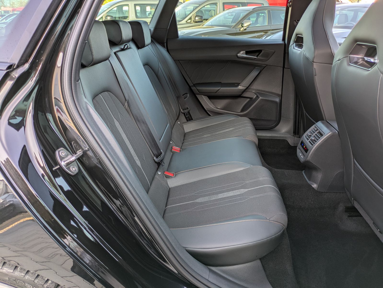 Fahrzeugabbildung CUPRA Leon VZ 2.0TSI 4Drive ACC*PANO*MATRIX*DCC*LM19"