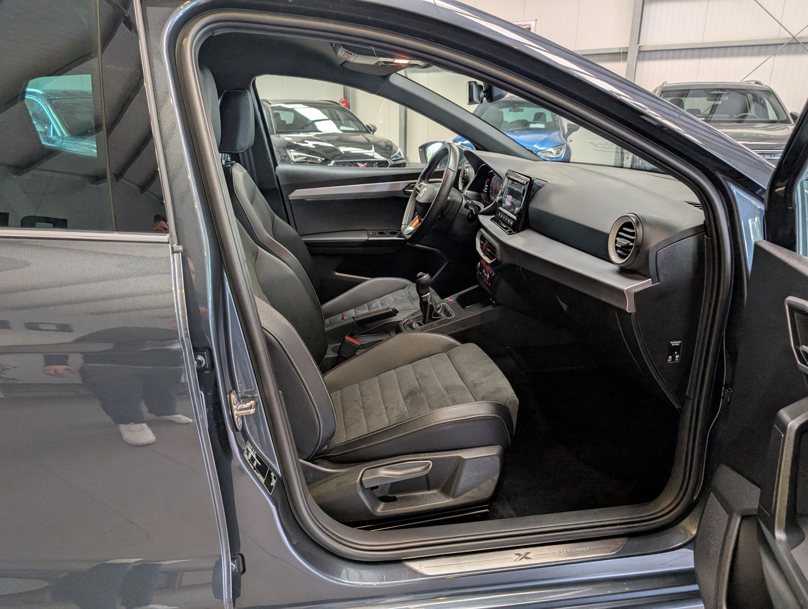 Fahrzeugabbildung SEAT Ibiza 1.0 TSI Xcellence LED Cam Dinamica ACC 17"