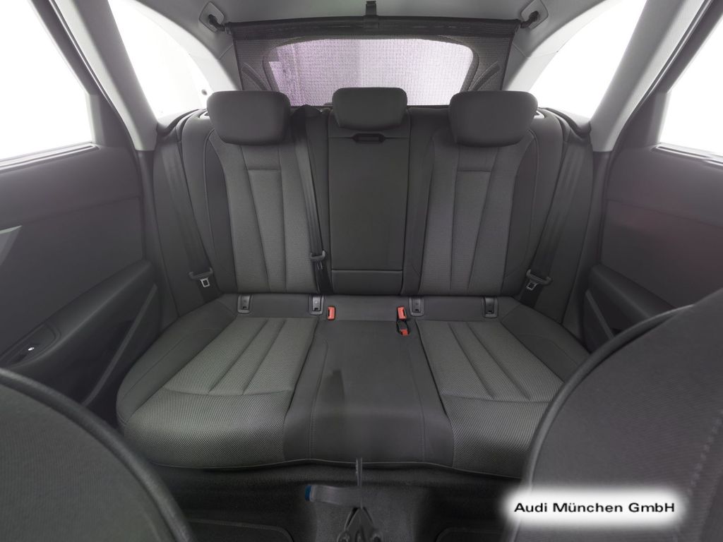 AUDI A4 2023