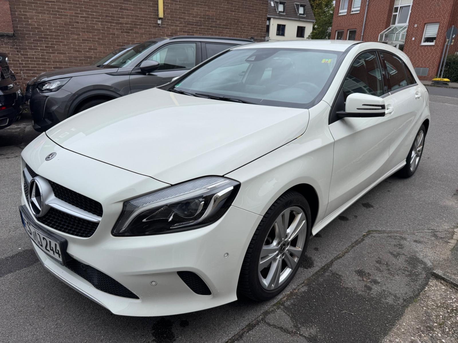 Mercedes-Benz A 180 A -Klasse-LED-Navi-2xPDC-SHZ-Temp.