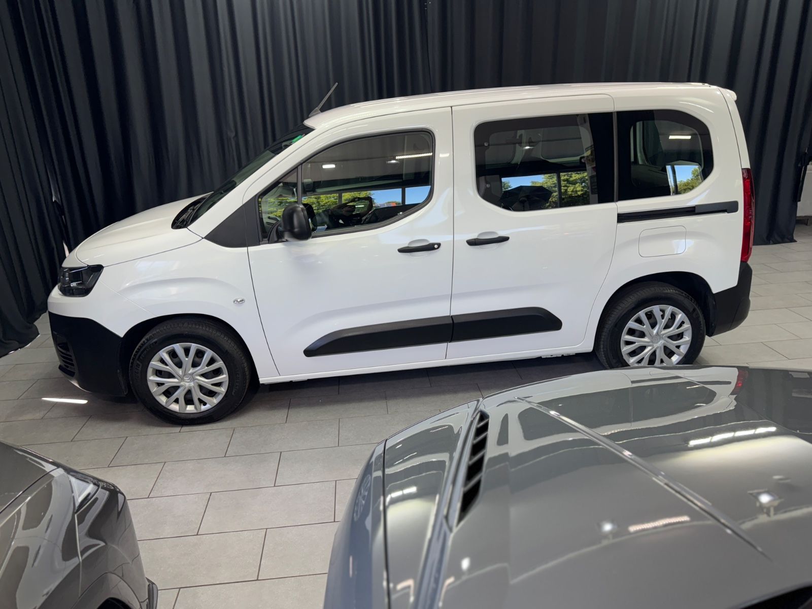 Fahrzeugabbildung Citroën Berlingo Live Pack M|NAVI|PDC|1.HAND